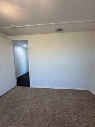 211 Alton, Ennis, TX 75119