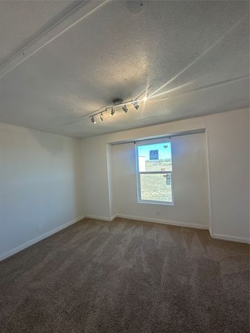 211 Alton, Ennis, TX 75119