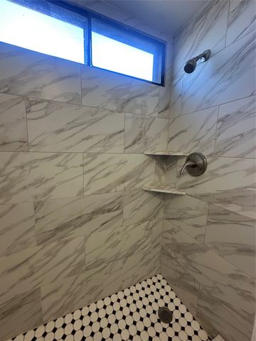 211 Alton, Ennis, TX 75119