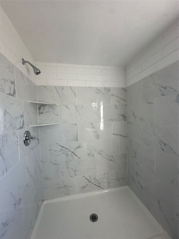 211 Alton, Ennis, TX 75119