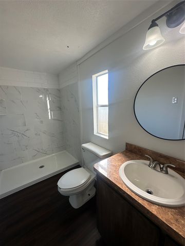 211 Alton, Ennis, TX 75119