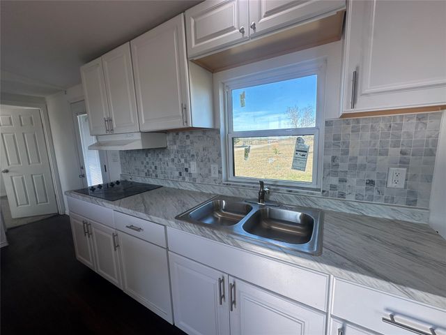 211 Alton, Ennis, TX 75119