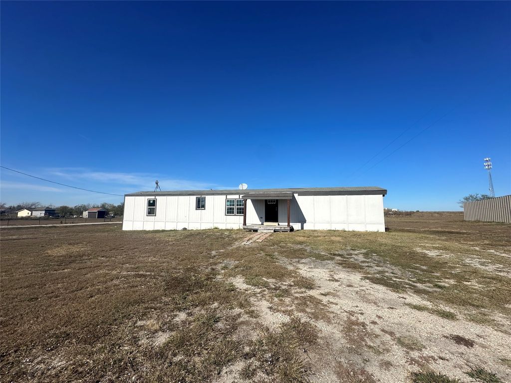 211 Alton, Ennis, TX 75119