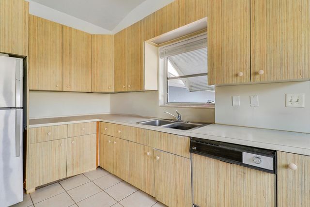 24 Douglas Drive, Ocean Ridge, FL 33435