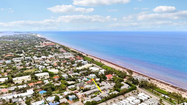 24 Douglas Drive, Ocean Ridge, FL 33435