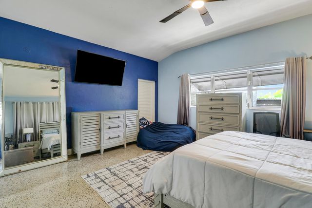 24 Douglas Drive, Ocean Ridge, FL 33435