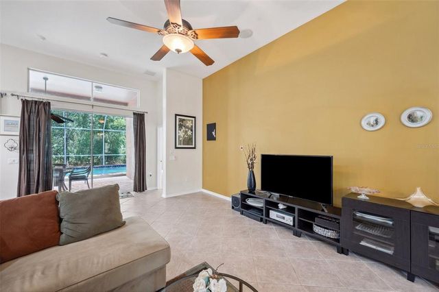 19156 DOVE CREEK DRIVE, Tampa, FL 33647