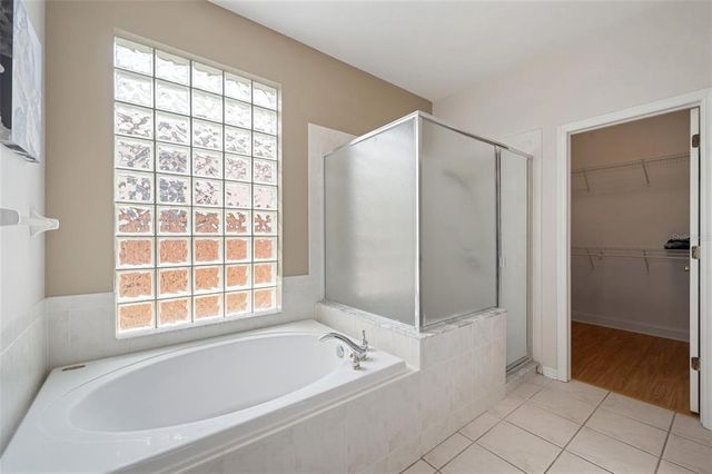 19156 DOVE CREEK DRIVE, Tampa, FL 33647