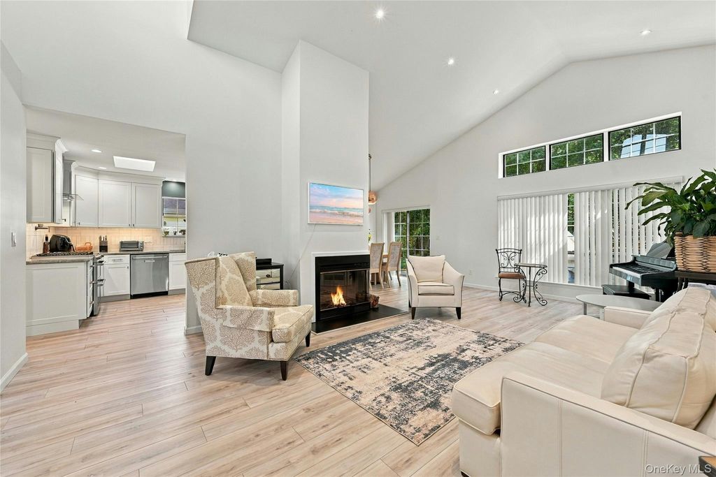 23 Saddlebrook Court, Middle Island, NY 11953 — photo 4