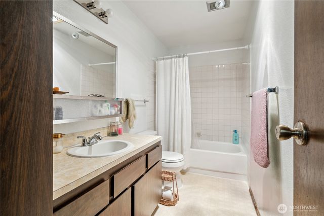 1423 NW 60th Street, Seattle, WA 98107