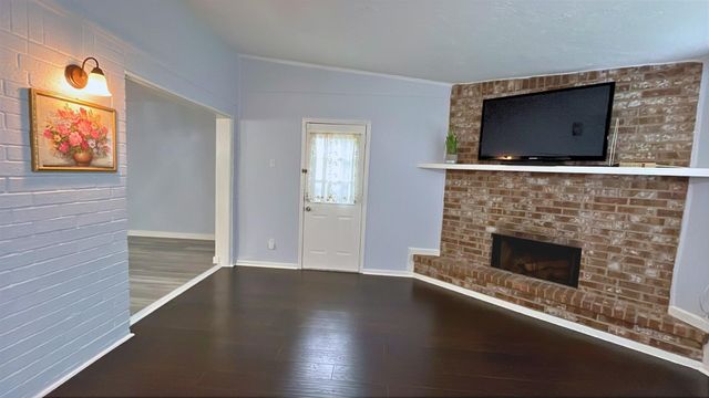 13419 Greenway Drive, Sugar Land, TX 77498