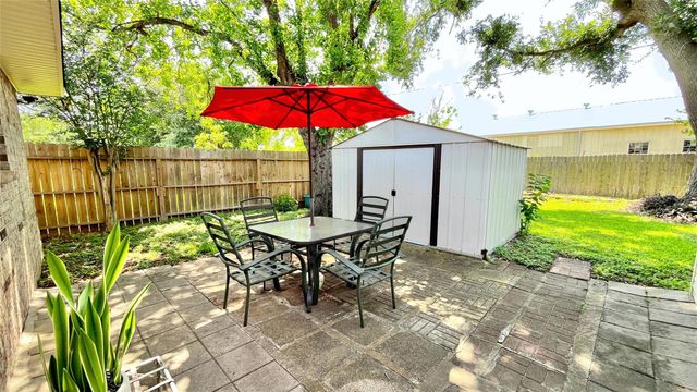 13419 Greenway Drive, Sugar Land, TX 77498