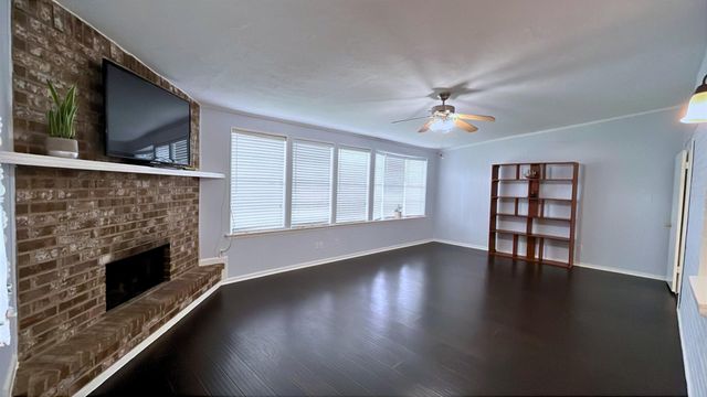 13419 Greenway Drive, Sugar Land, TX 77498