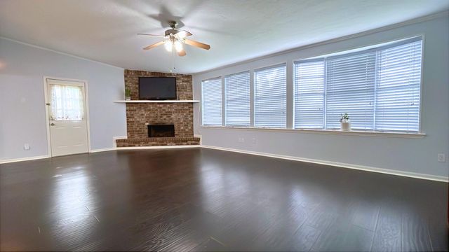 13419 Greenway Drive, Sugar Land, TX 77498