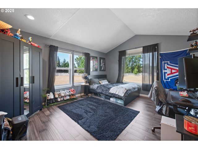 195 BAY POINT Dr, Castle Rock, WA 98611