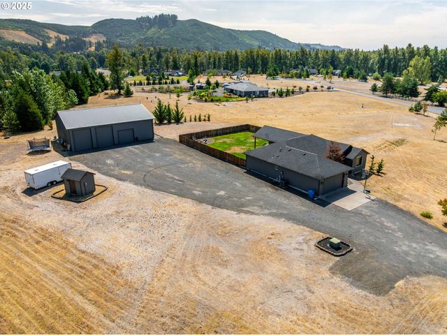 195 BAY POINT Dr, Castle Rock, WA 98611