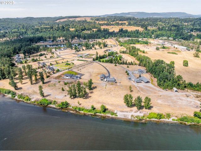 195 BAY POINT Dr, Castle Rock, WA 98611