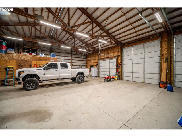 195 BAY POINT Dr, Castle Rock, WA 98611