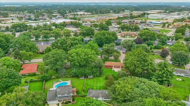 933 Carol Avenue, Elgin, IL 60123