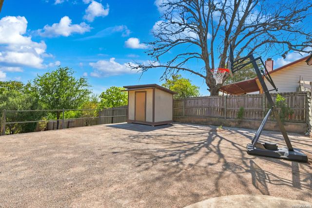 10306 Prescott Dr, San Antonio, TX 78245