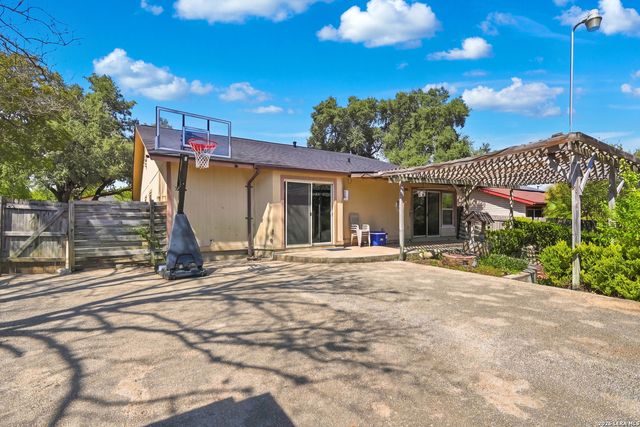 10306 Prescott Dr, San Antonio, TX 78245