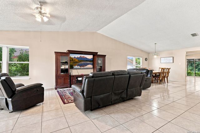 10306 Prescott Dr, San Antonio, TX 78245