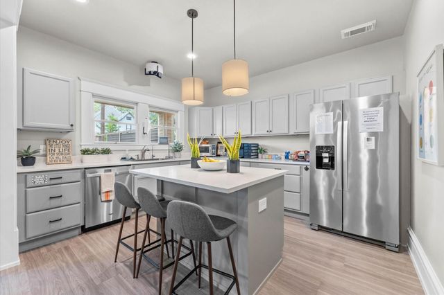 945 Harvard Street, Houston, TX 77008