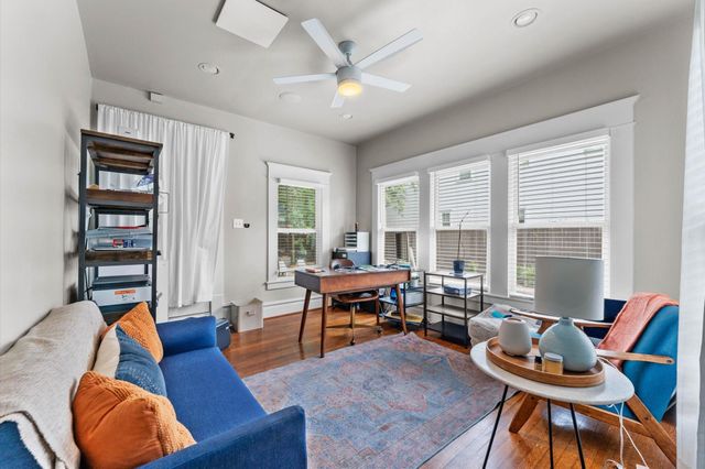 945 Harvard Street, Houston, TX 77008