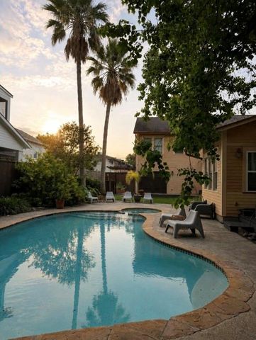 945 Harvard Street, Houston, TX 77008