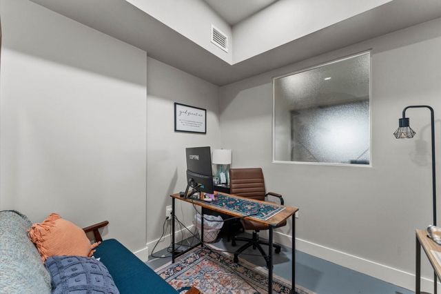 945 Harvard Street, Houston, TX 77008