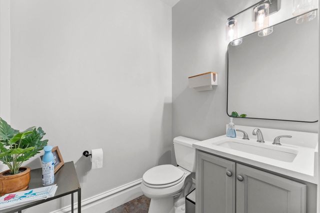 945 Harvard Street, Houston, TX 77008