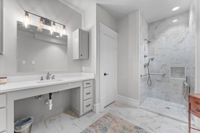 945 Harvard Street, Houston, TX 77008