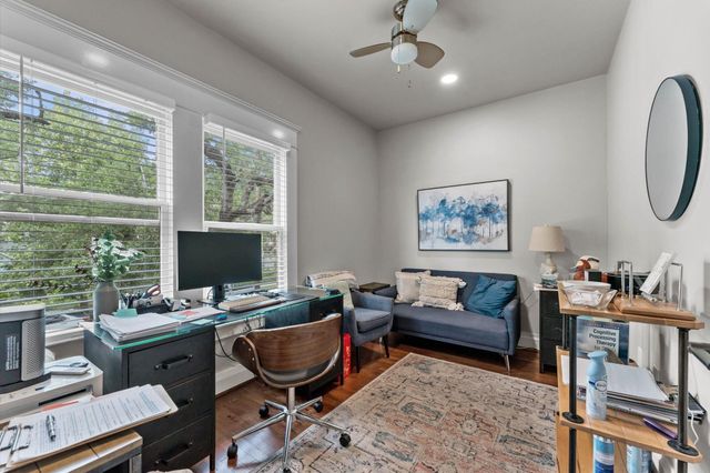 945 Harvard Street, Houston, TX 77008