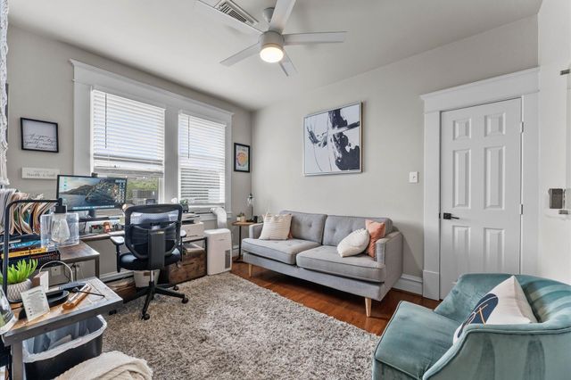 945 Harvard Street, Houston, TX 77008