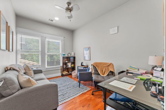 945 Harvard Street, Houston, TX 77008