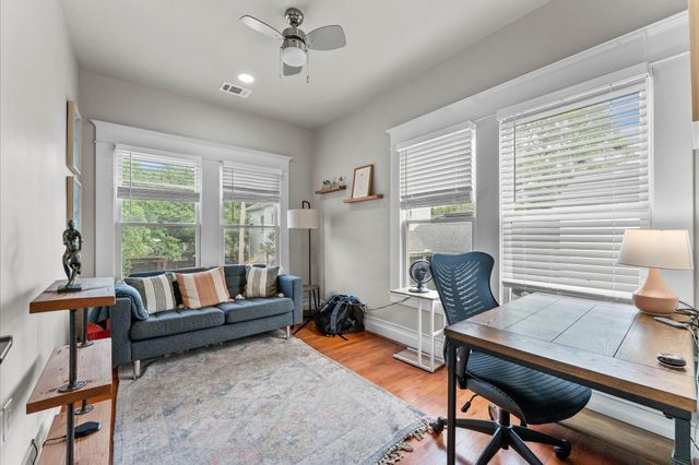 945 Harvard Street, Houston, TX 77008