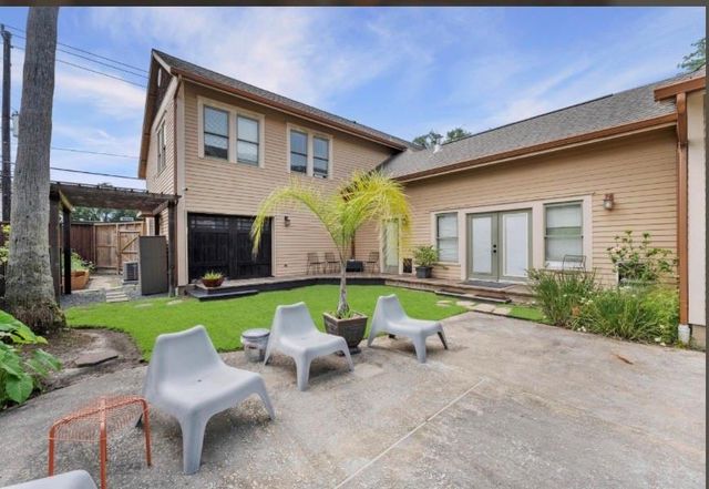945 Harvard Street, Houston, TX 77008