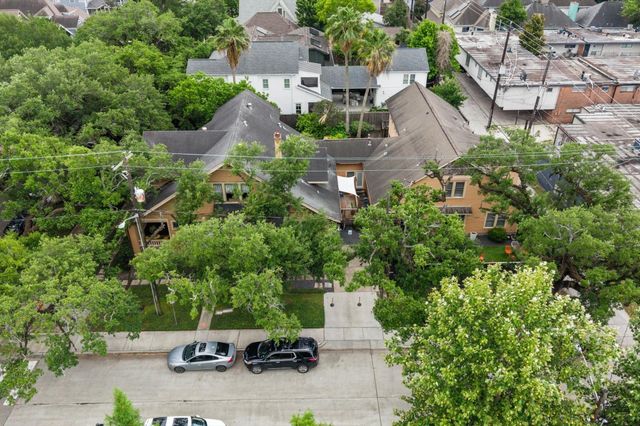 945 Harvard Street, Houston, TX 77008