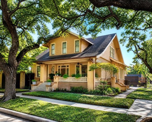 945 Harvard Street, Houston, TX 77008