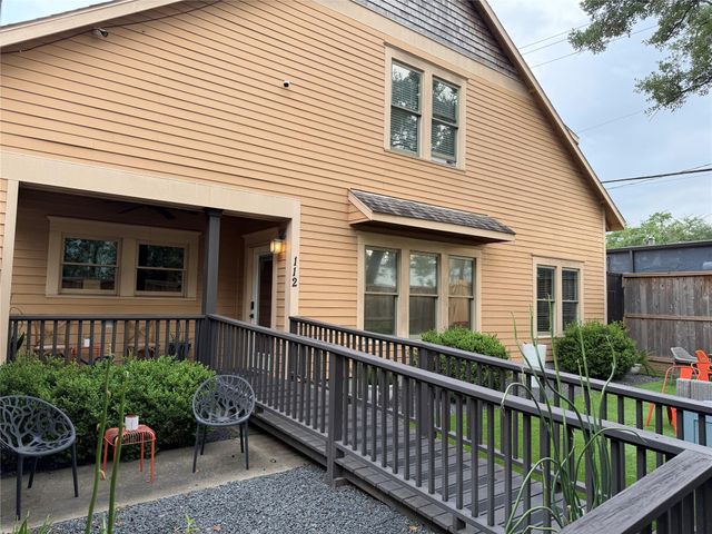 945 Harvard Street, Houston, TX 77008