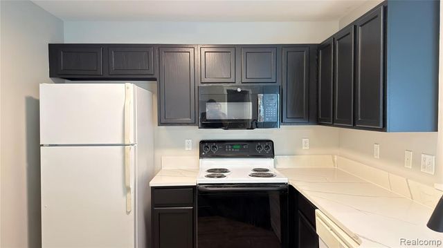 24202 Chesapeake Circle, Commerce Twp, MI 48390