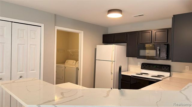 24202 Chesapeake Circle, Commerce Twp, MI 48390