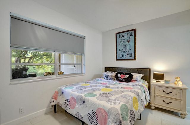 130 Lake Meryl Drive 226, West Palm Beach, FL 33411