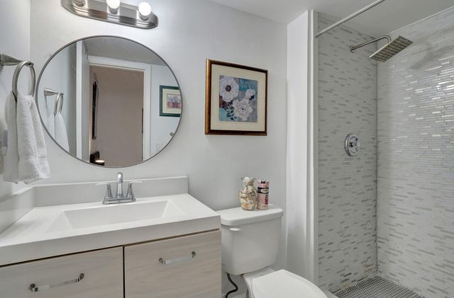 130 Lake Meryl Drive 226, West Palm Beach, FL 33411