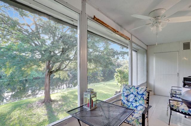 130 Lake Meryl Drive 226, West Palm Beach, FL 33411