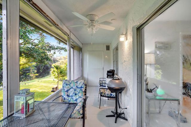 130 Lake Meryl Drive 226, West Palm Beach, FL 33411