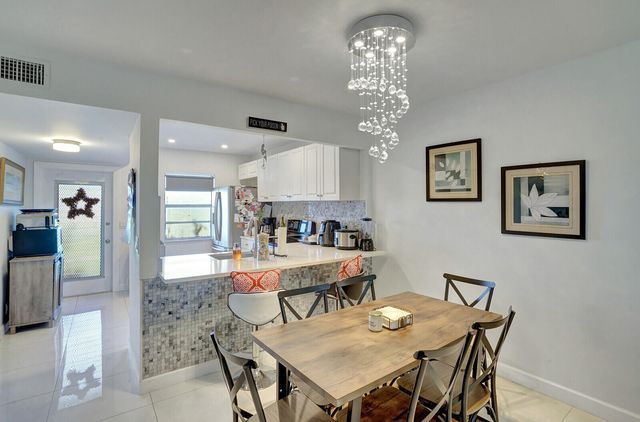 130 Lake Meryl Drive 226, West Palm Beach, FL 33411