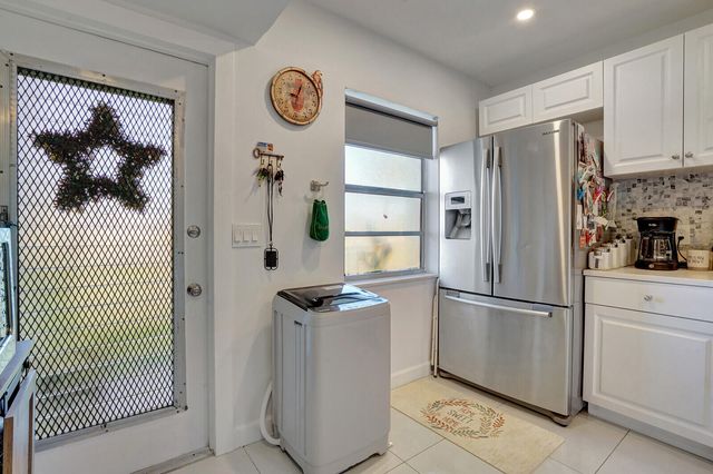 130 Lake Meryl Drive 226, West Palm Beach, FL 33411