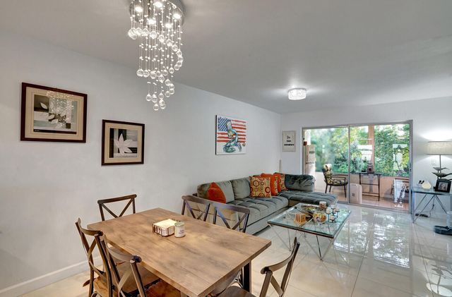 130 Lake Meryl Drive 226, West Palm Beach, FL 33411