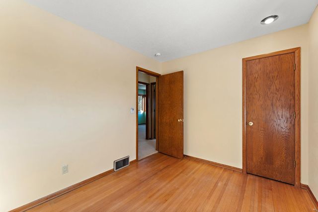 3511 Maplewood Drive, Saint Anthony, MN 55418